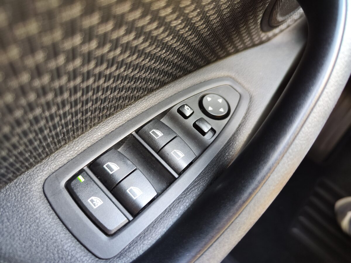 BMW X1 sDRIVE18 ADVANTAGE AUTO 136 CV