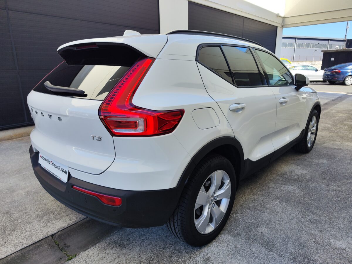 VOLVO XC40 T3 163 CV