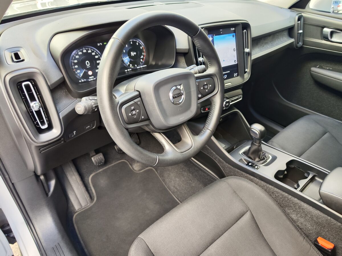 VOLVO XC40 T3 163 CV