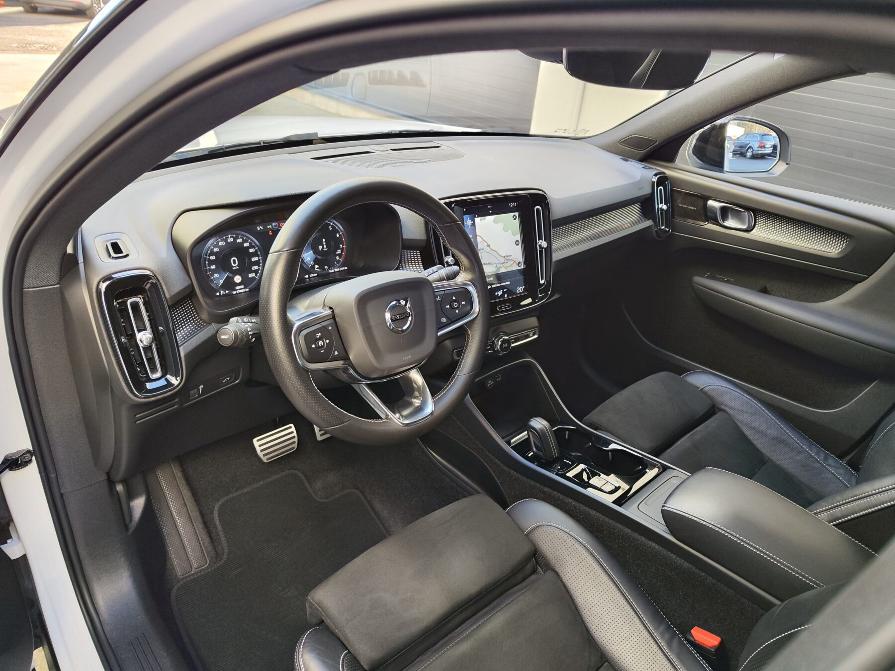 VOLVO XC40 RDESIGN AUTO T3 163 CV