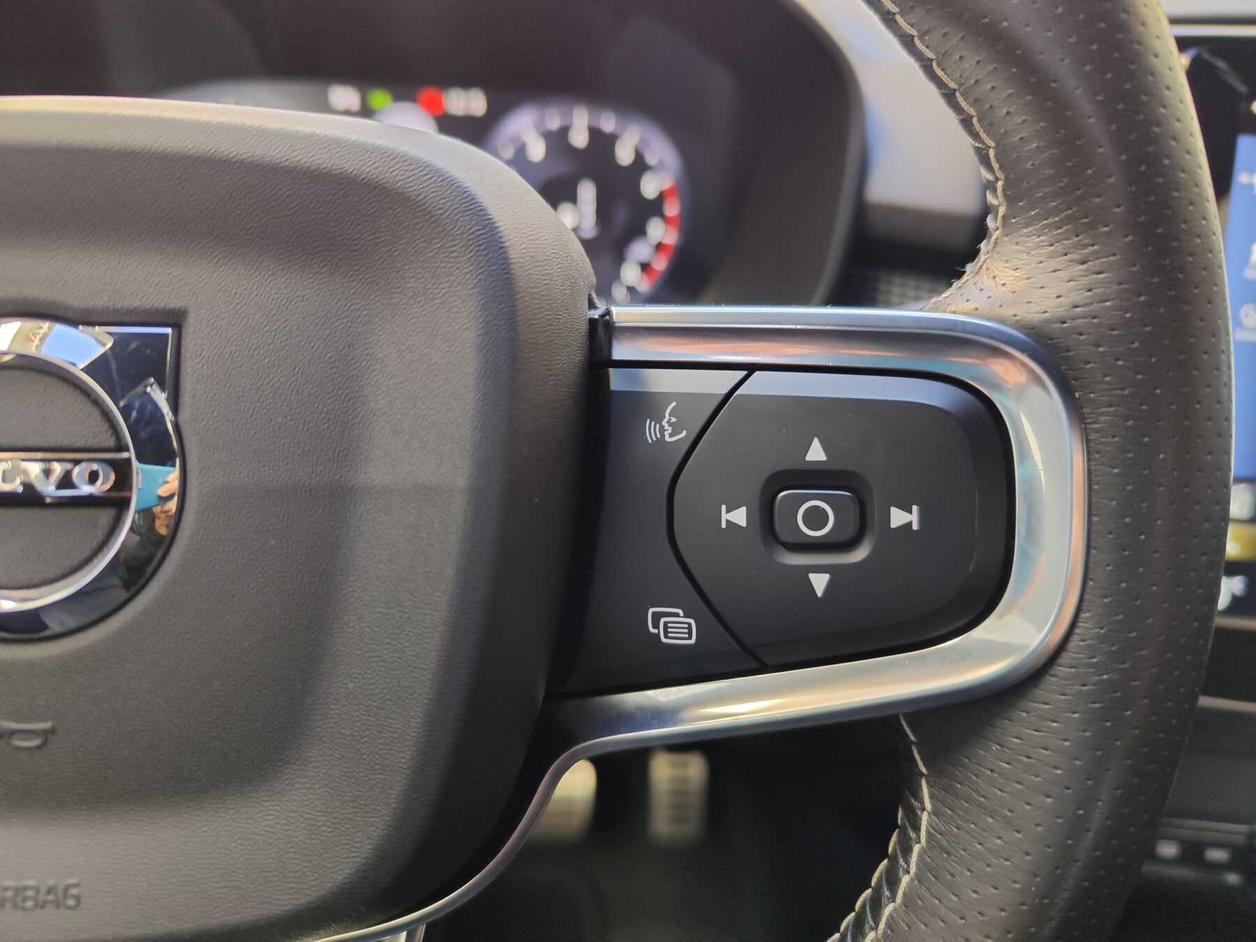 VOLVO XC40 RDESIGN AUTO T3 163 CV