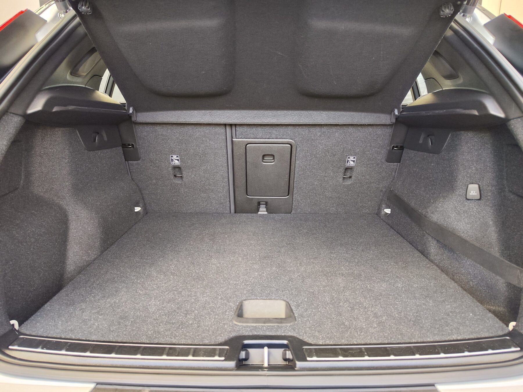 VOLVO XC40 RDESIGN AUTO T3 163 CV