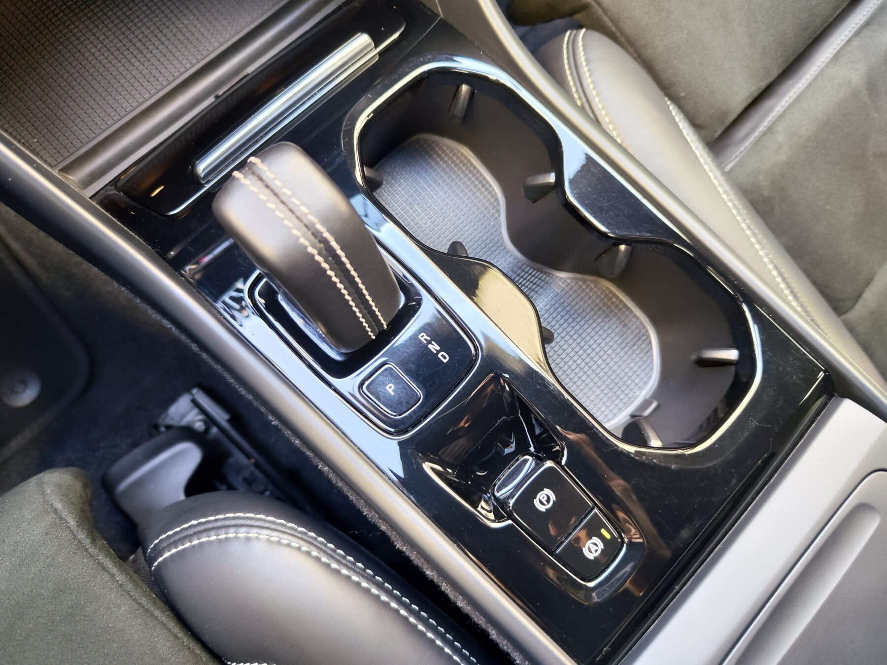 VOLVO XC40 RDESIGN AUTO T3 163 CV