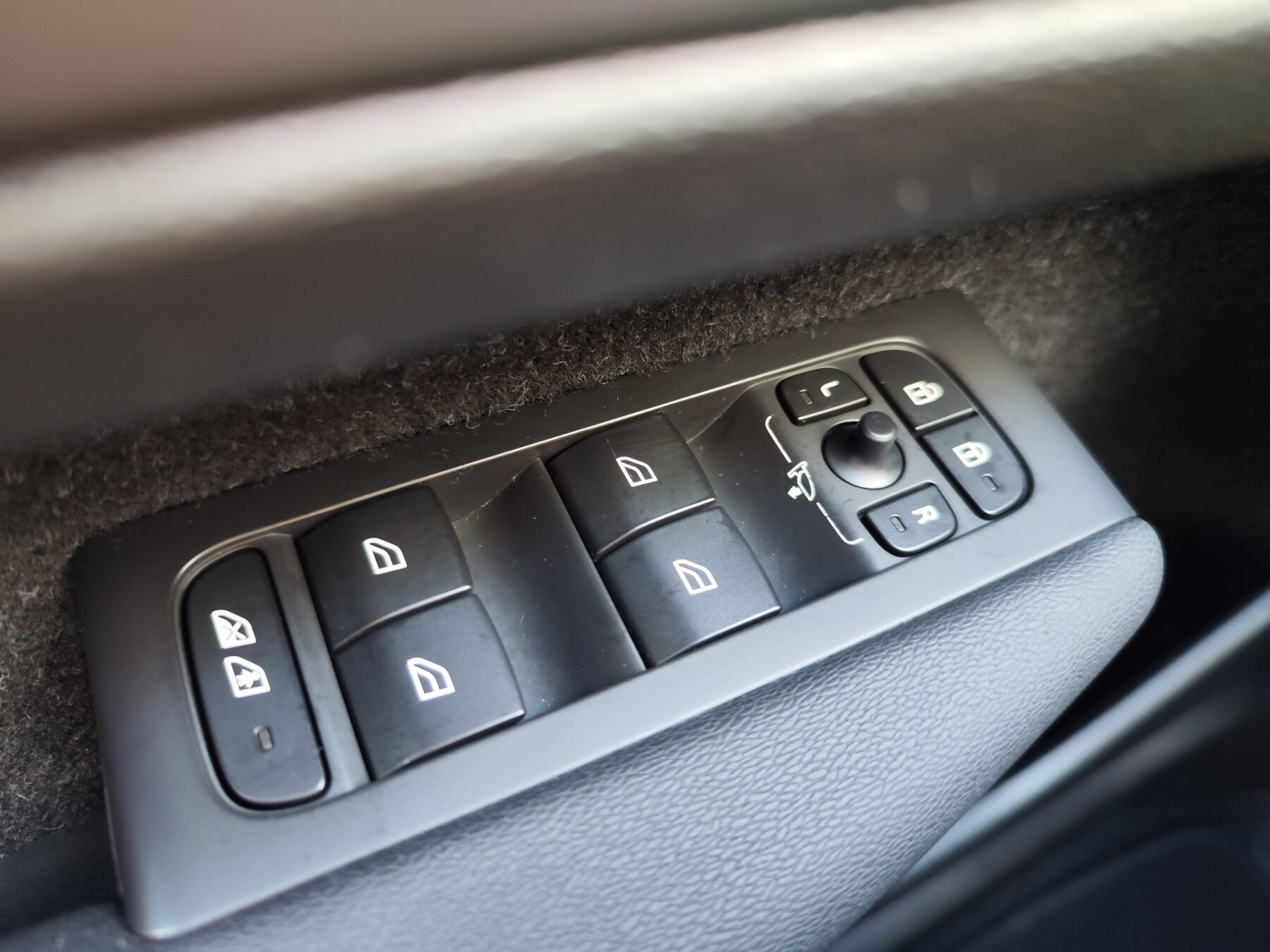 VOLVO XC40 RDESIGN AUTO T3 163 CV