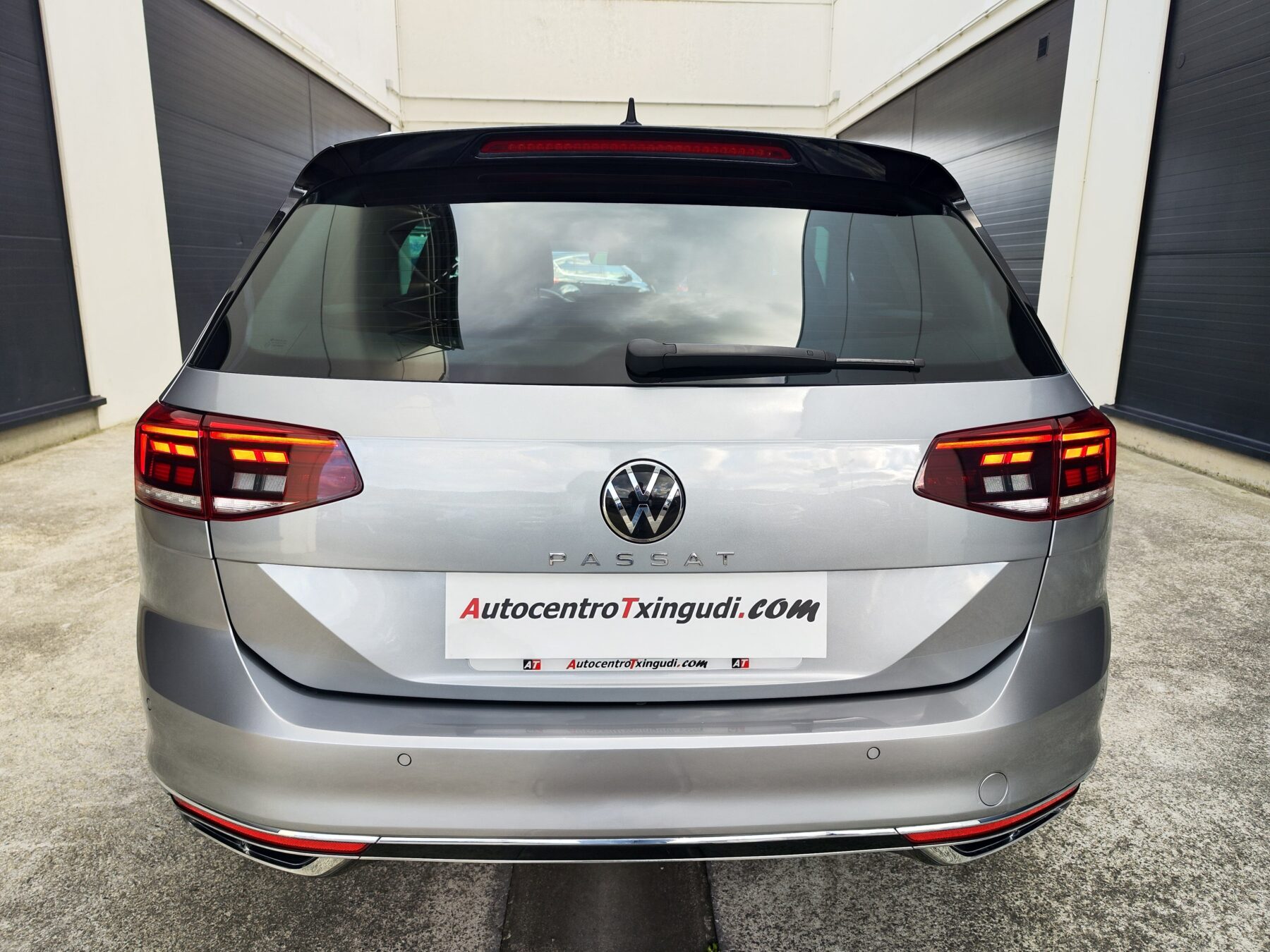 VOLKSWAGEN Passat Variant R-Line 2.0 TDI 150 CV