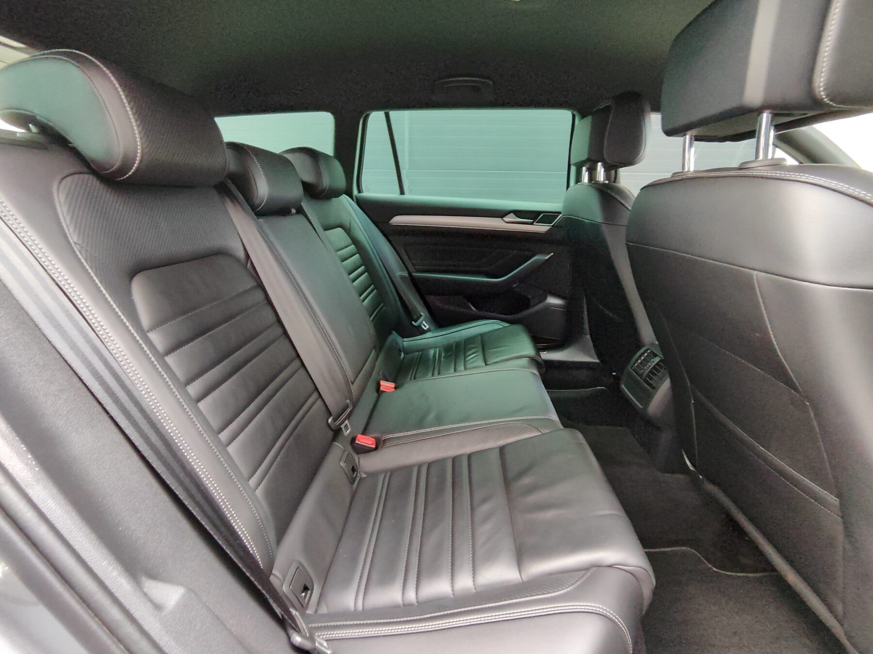 VOLKSWAGEN Passat Variant R-Line 2.0 TDI 150 CV