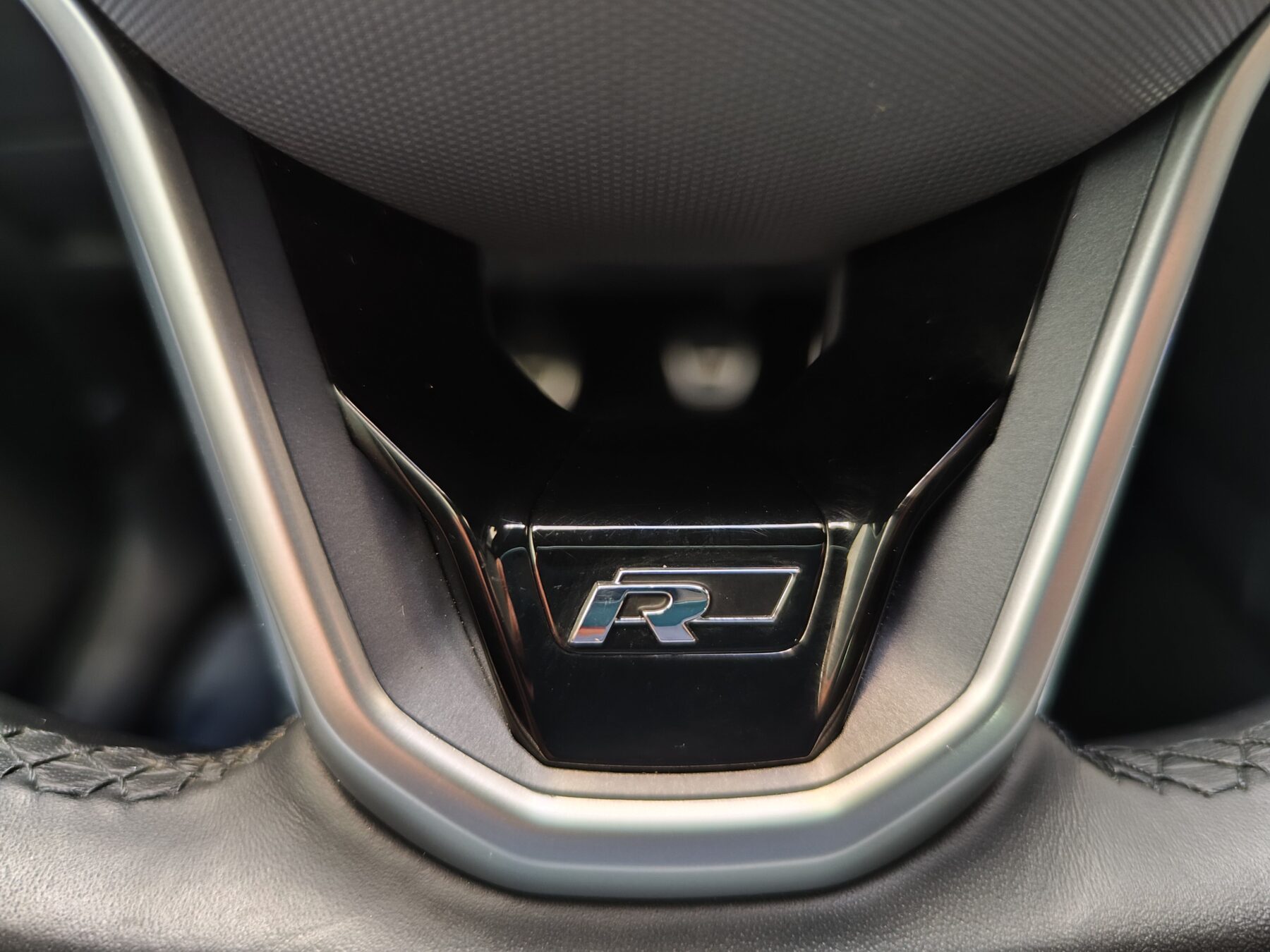 VOLKSWAGEN Passat Variant R-Line 2.0 TDI 150 CV