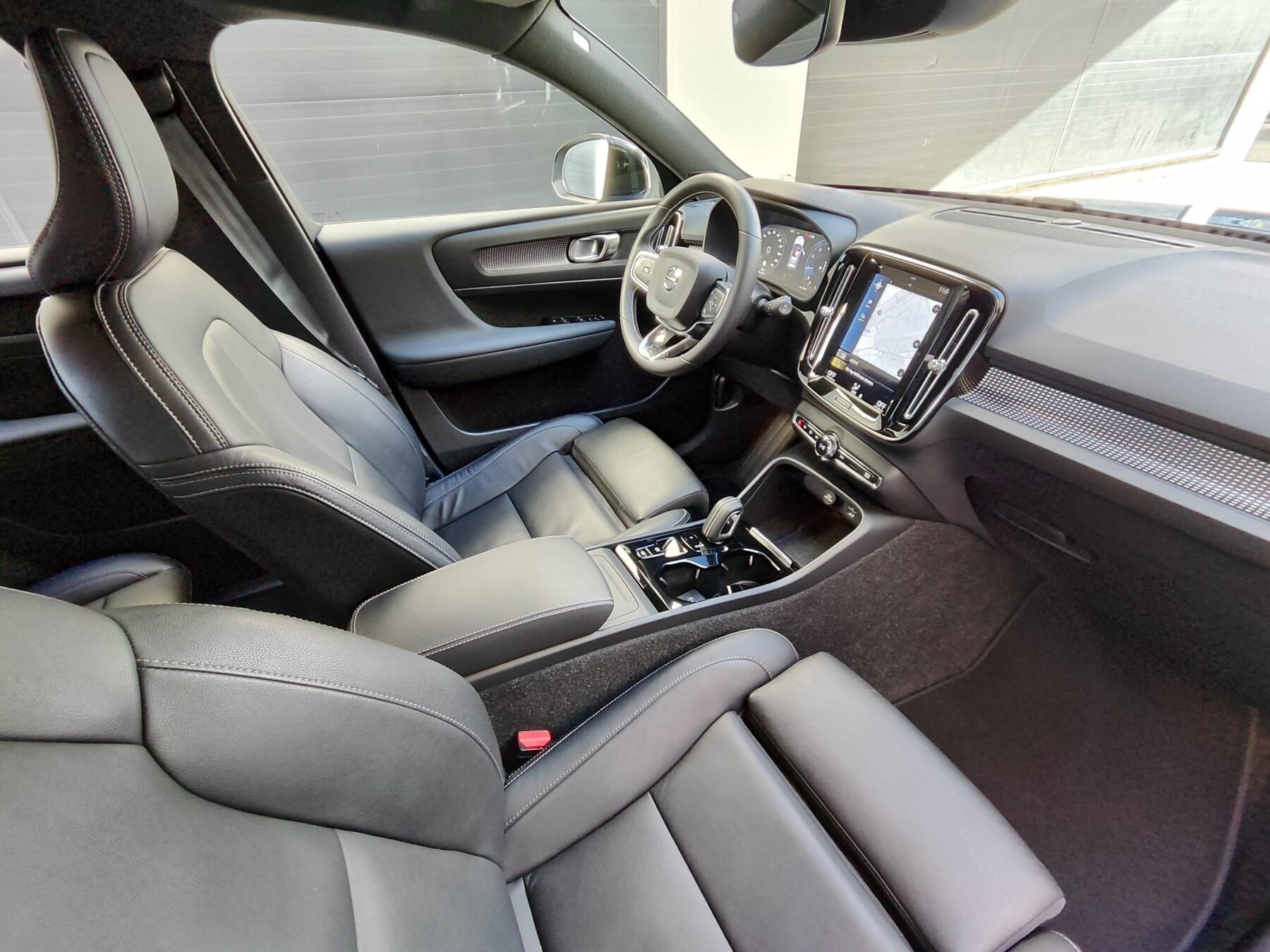 VOLVO XC40 RDESIGN AUTO T3 163 CV