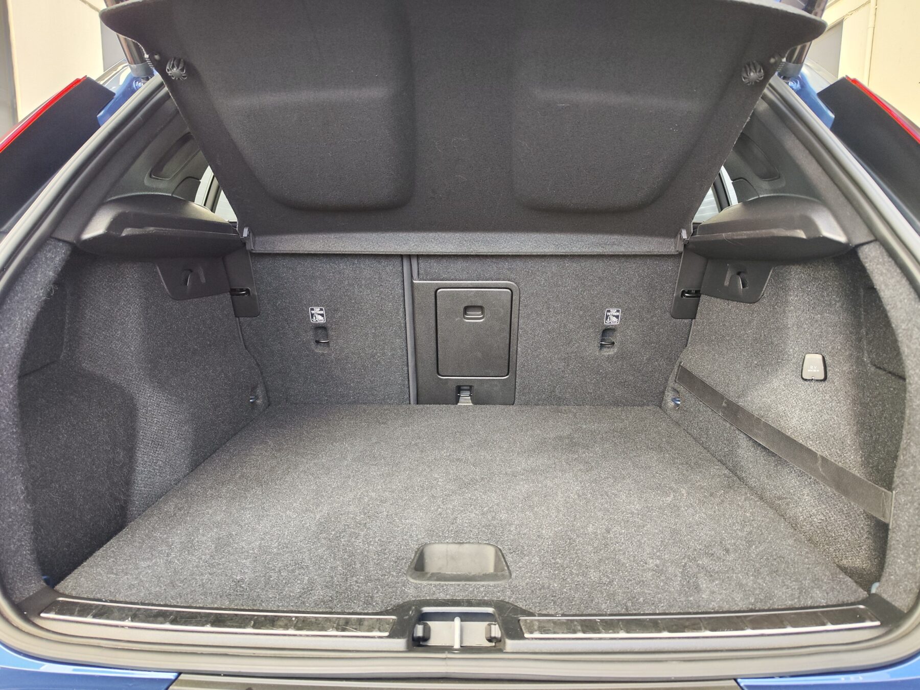 VOLVO XC40 RDESIGN AUTO T3 163 CV