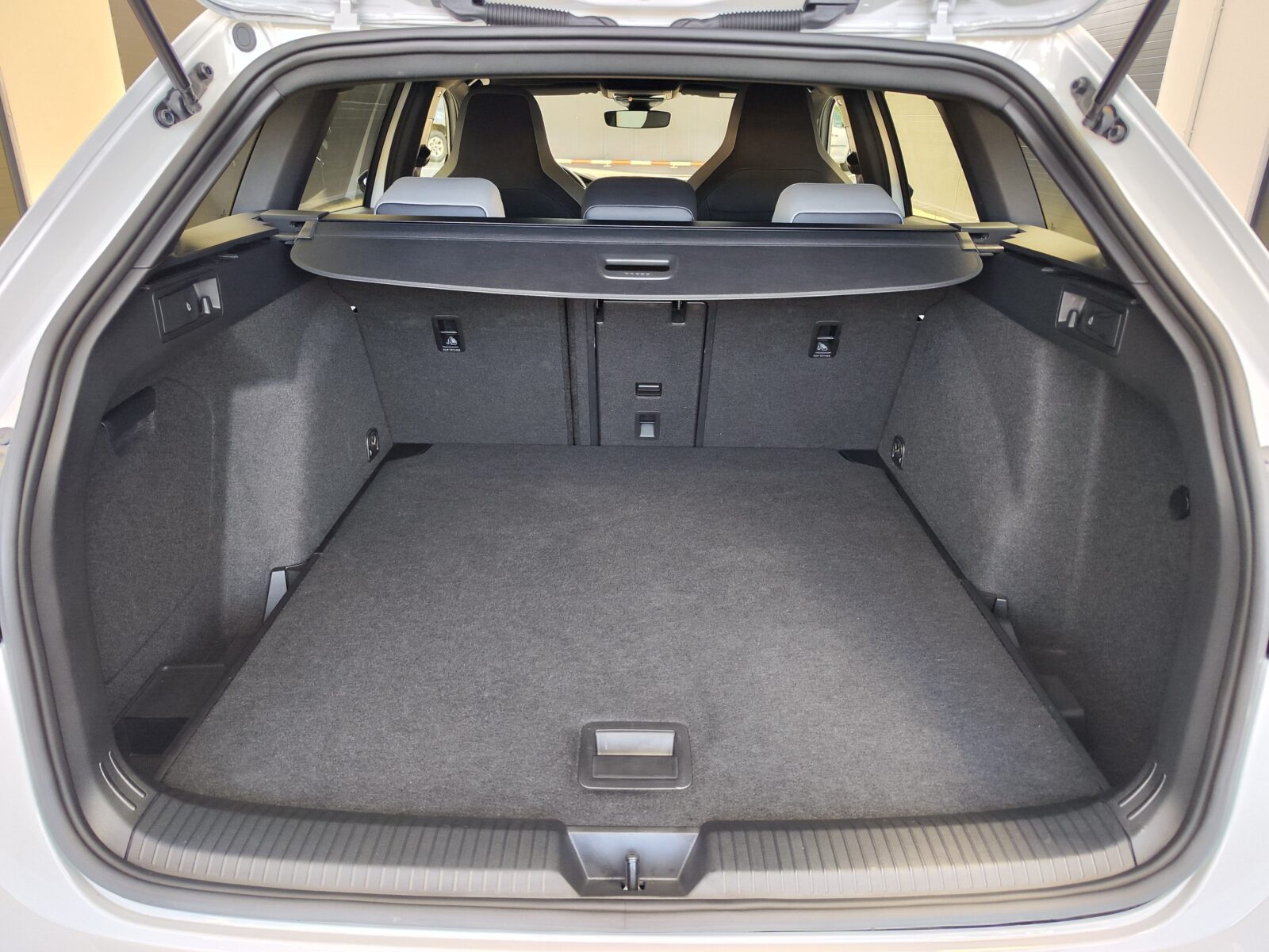 VOLKSWAGEN Golf Variant R-Line 2.0 TDI DSG 150 CV