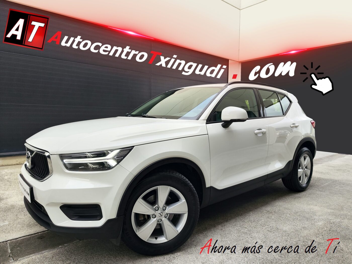 VOLVO XC40 Momentum Core T2 129 CV