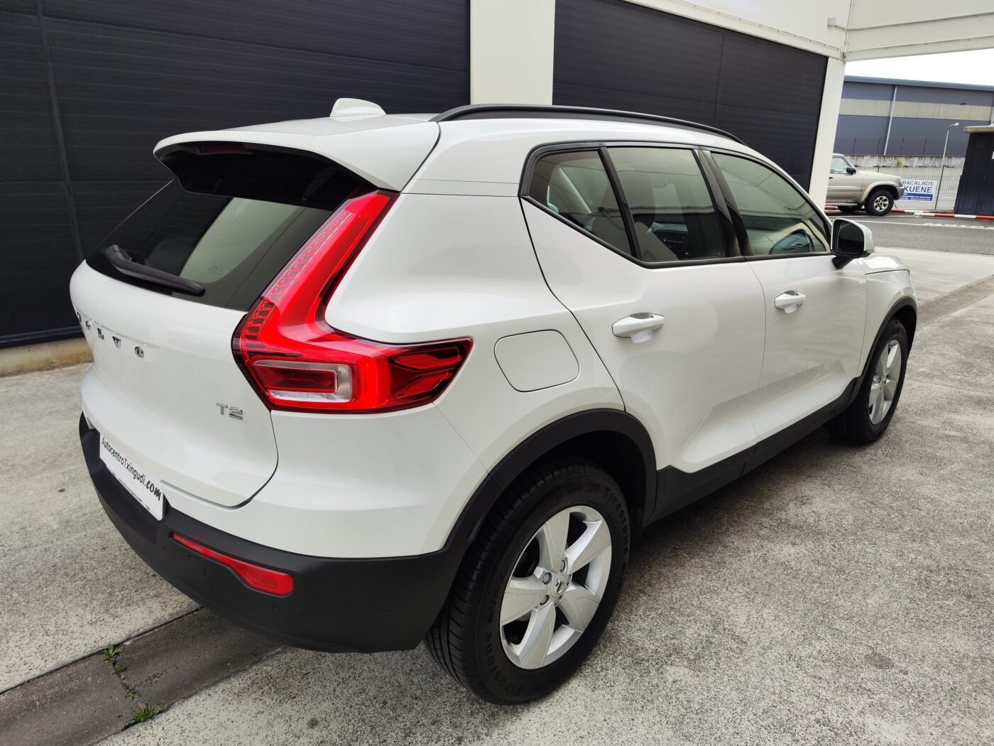 VOLVO XC40 Momentum Core T2 129 CV