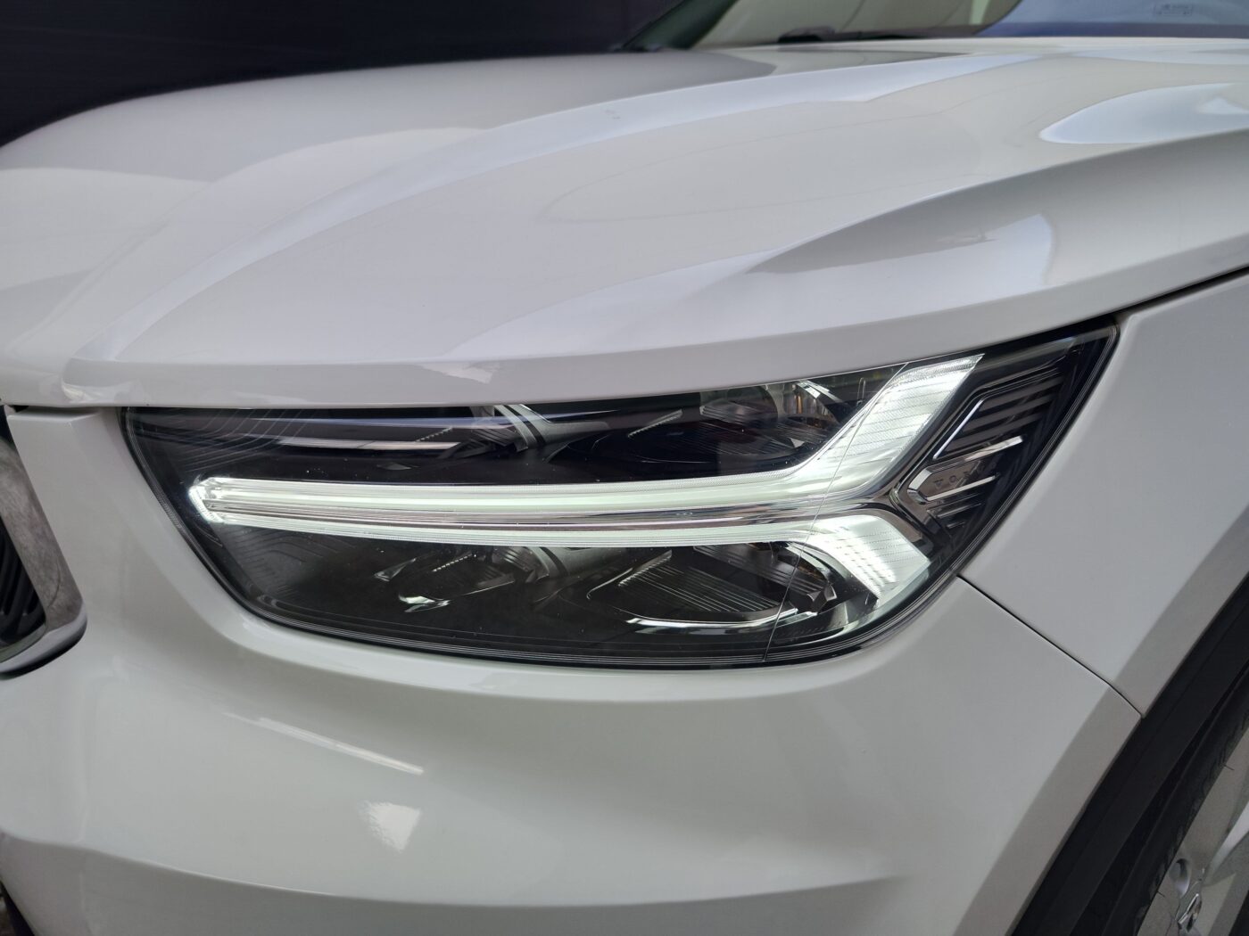 VOLVO XC40 Momentum Core T2 129 CV