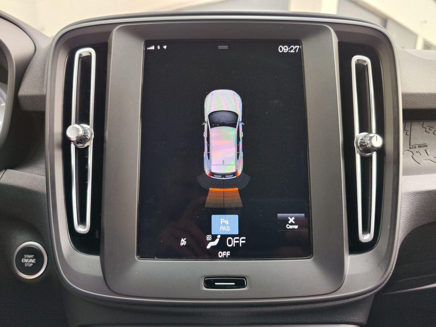 VOLVO XC40 Momentum Core T2 129 CV