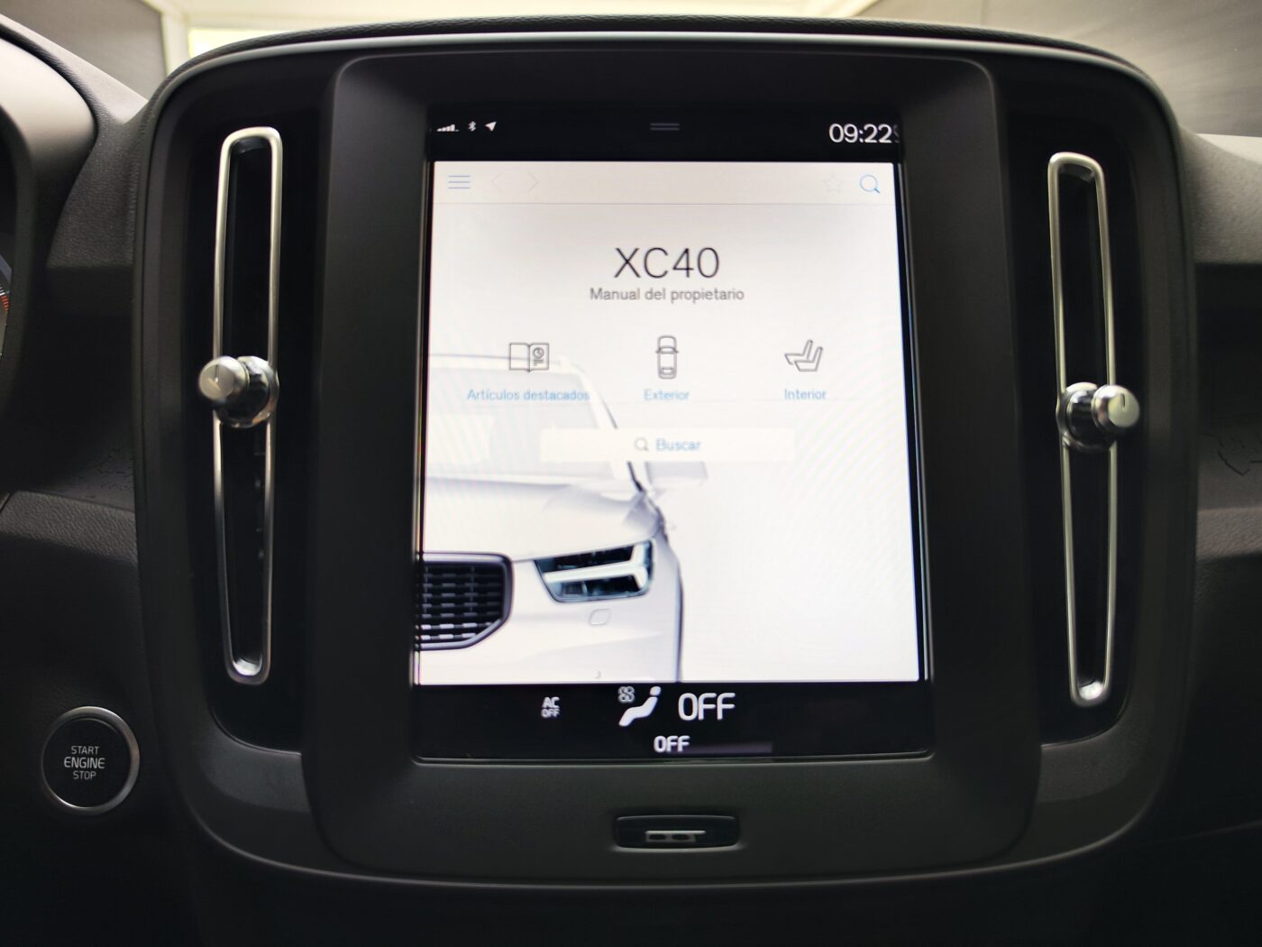 VOLVO XC40 Momentum Core T2 129 CV